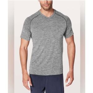 Lululemon Men's Metal Vent Tech v neck Short-Sleeve shirt